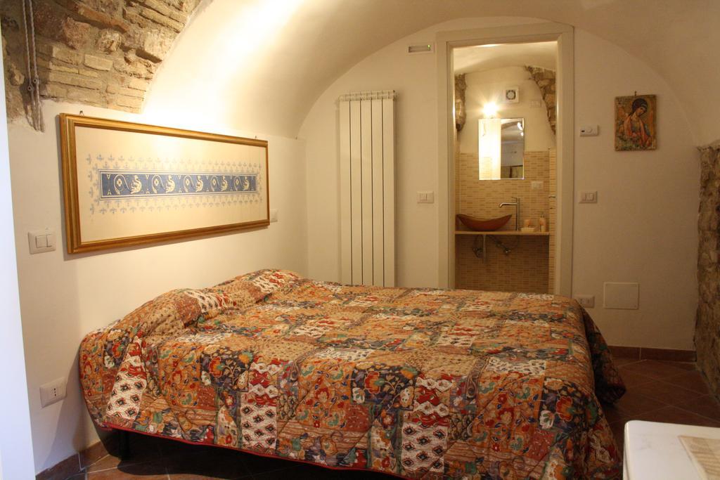 Apartments Aurora Delle Rose Assisi Room photo