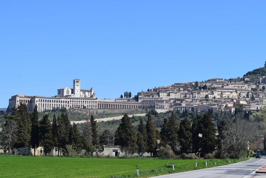 Apartments Aurora Delle Rose Assisi Exterior photo